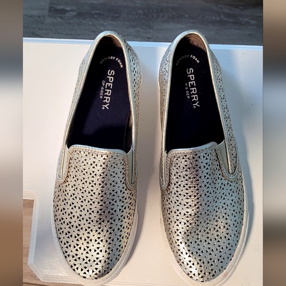 SPERRY Women's Opsider Memory Foam Shoes 8.5M Silver Slip Ons